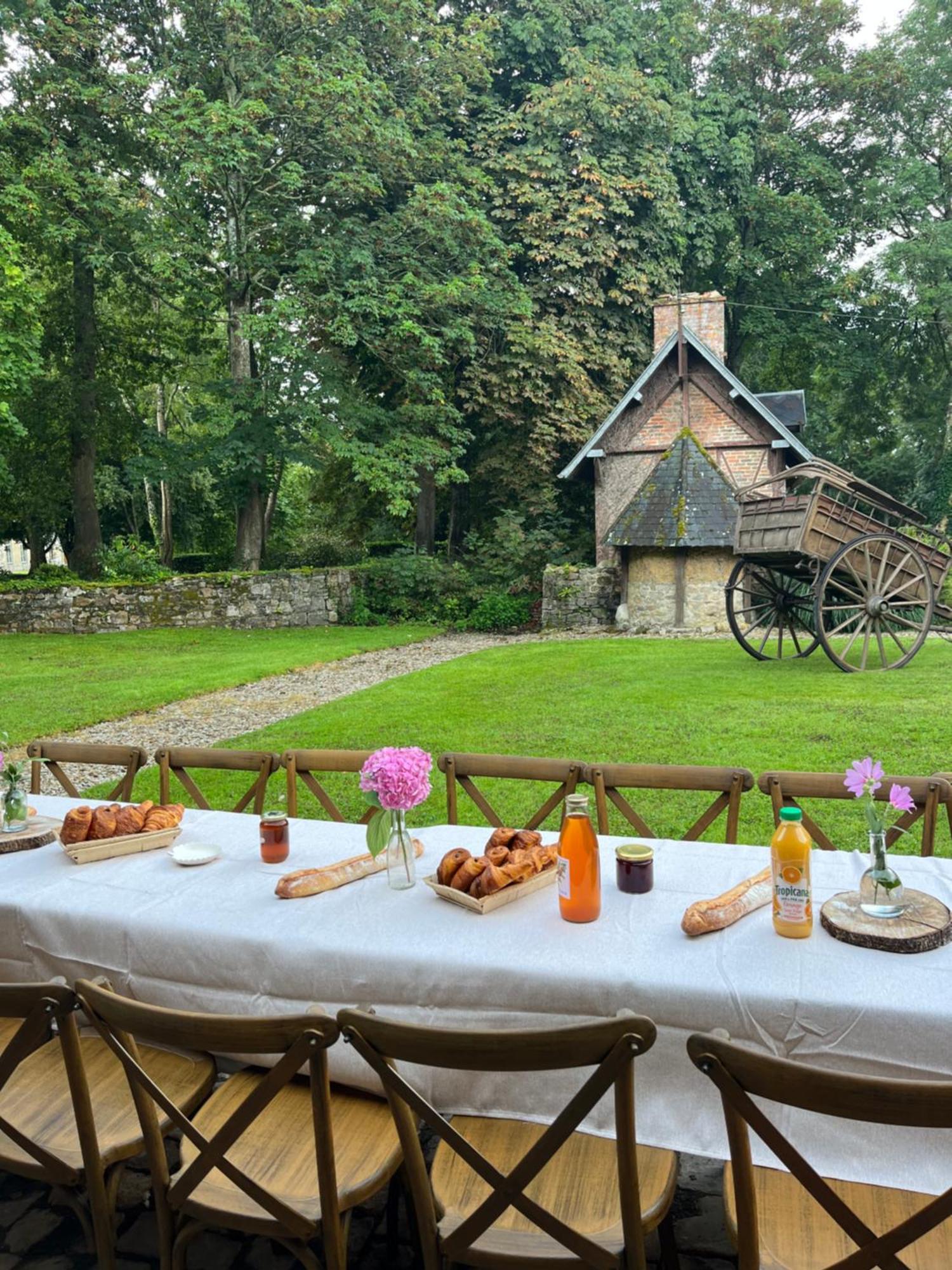 Bed and Breakfast Abbaye De Blanchelande Neufmesnil Esterno foto